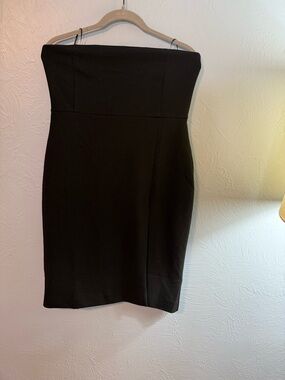 NWT Classic Strapless Black Bodycon Dress